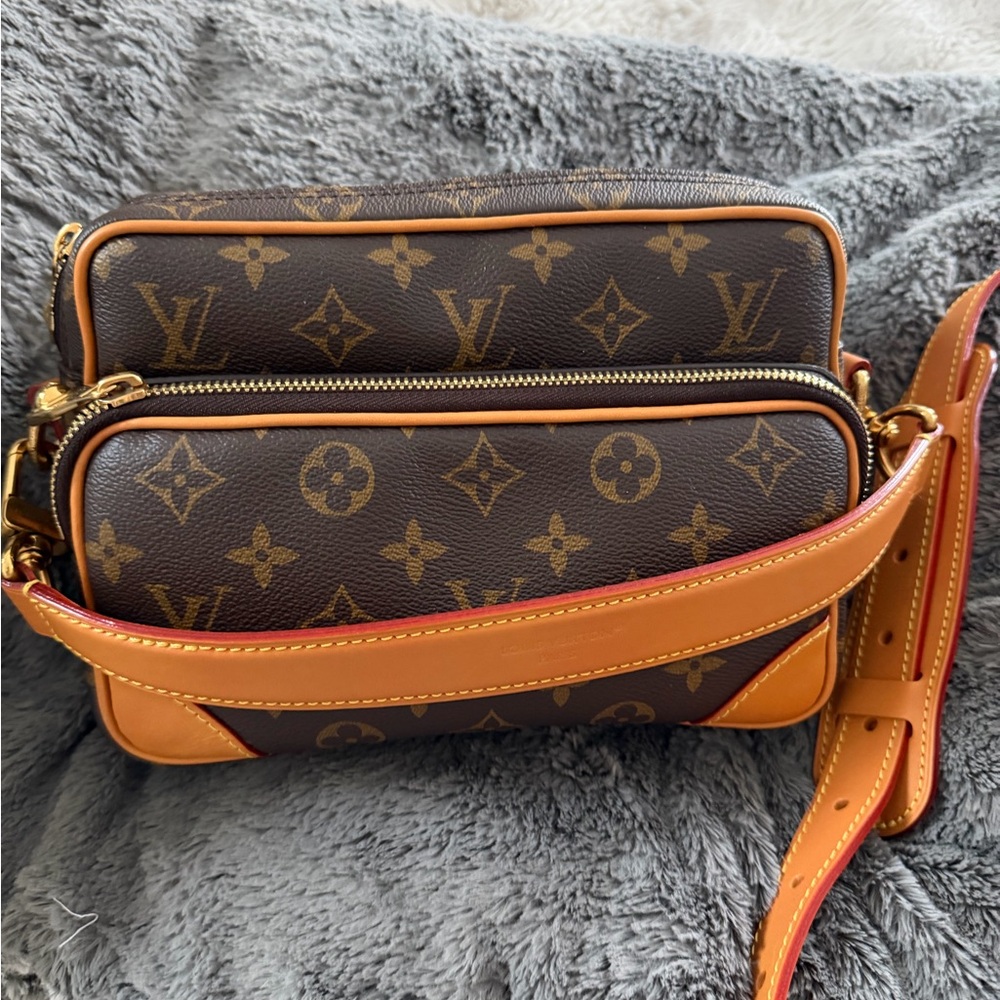 Louis Vuitton Nil - Monogram